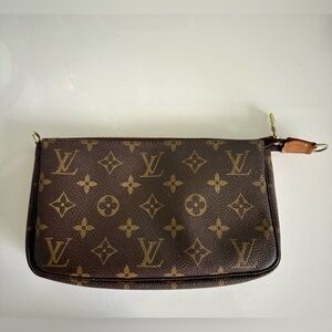 Louis Vuitton Pouchette